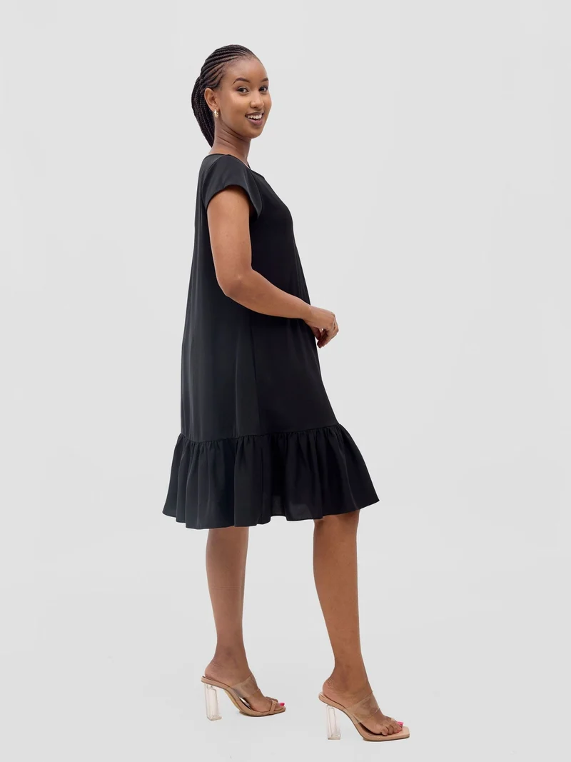 Vivo Dalia Cap Sleeve Gathered Tent Dress in Crepe - Black