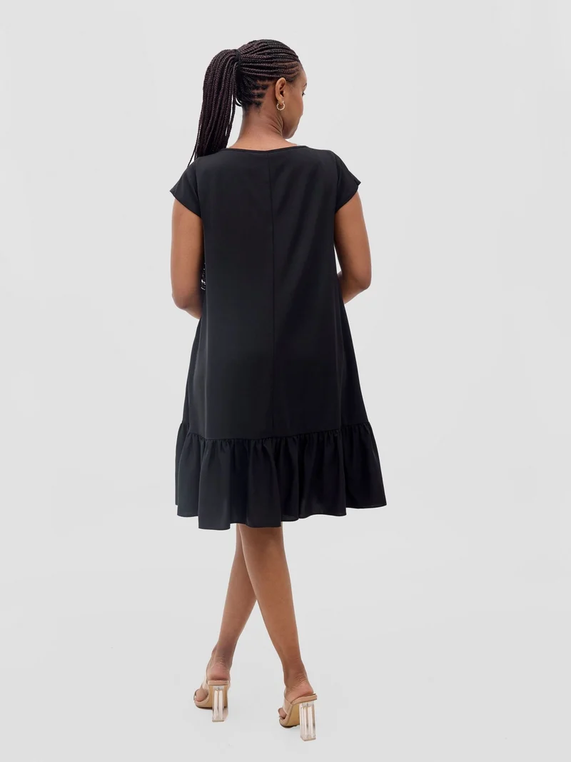 Vivo Dalia Cap Sleeve Gathered Tent Dress in Crepe - Black