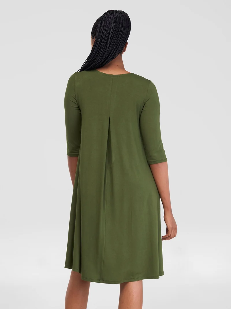 Vivo Basic Julia 3/4 Sleeve Back Pleat Knee Length Dress - Hunters Green