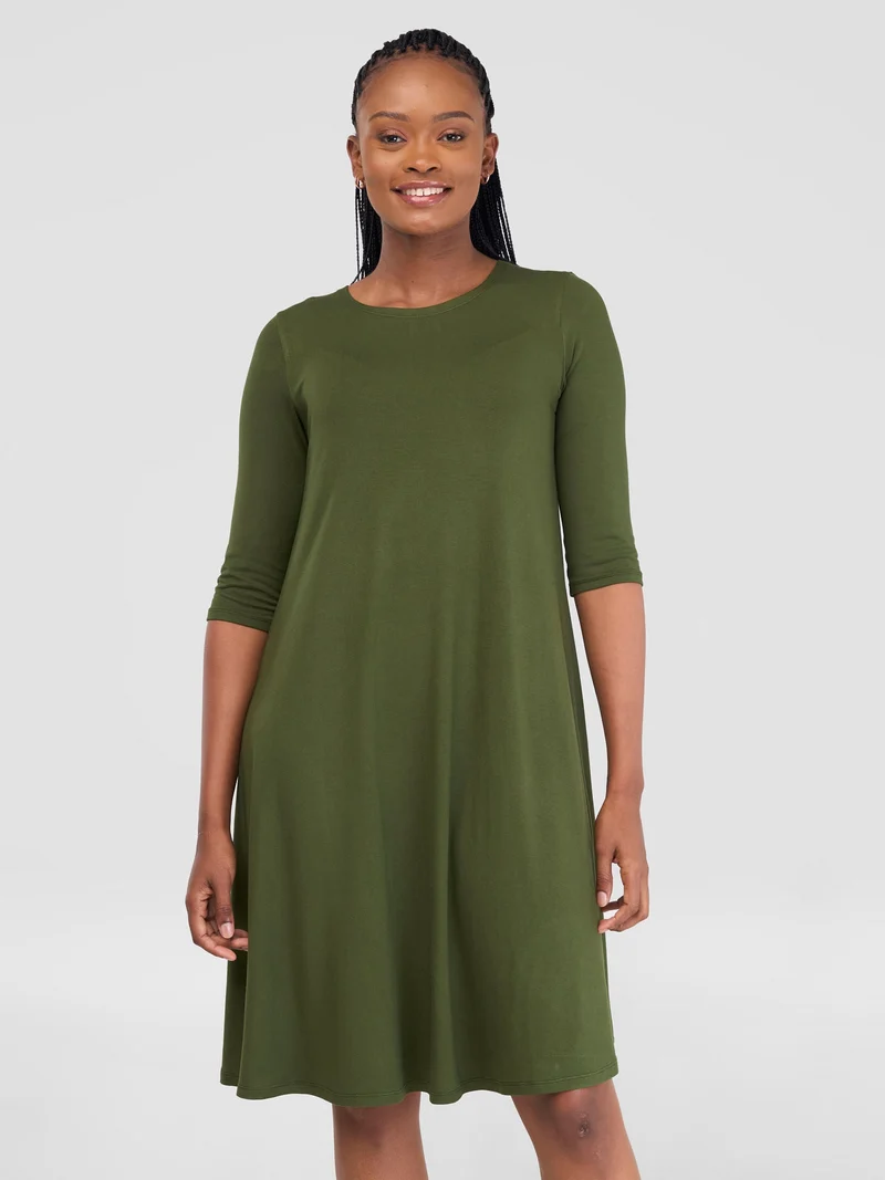 Vivo Basic Julia 3/4 Sleeve Back Pleat Knee Length Dress - Hunters Green