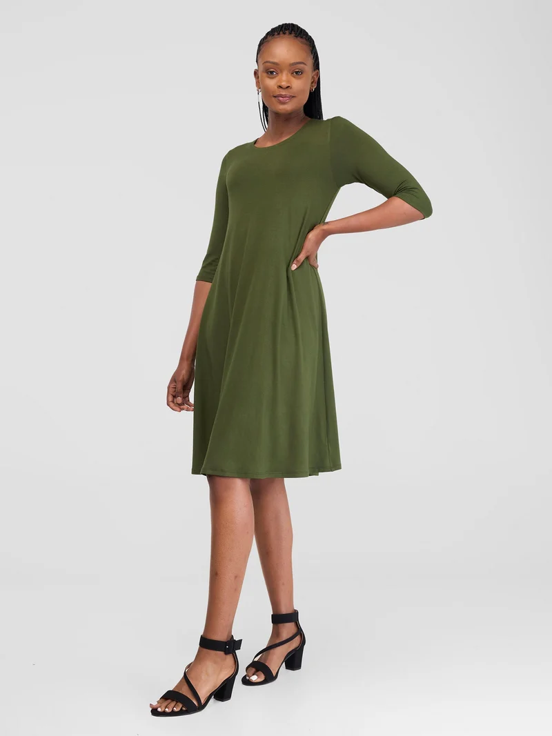 Vivo Basic Julia 3/4 Sleeve Back Pleat Knee Length Dress - Hunters Green