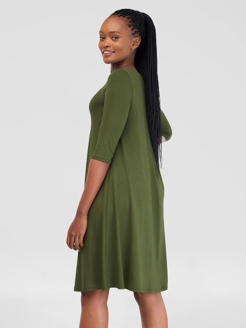 Vivo Basic Julia 3/4 Sleeve Back Pleat Knee Length Dress - Hunters Green