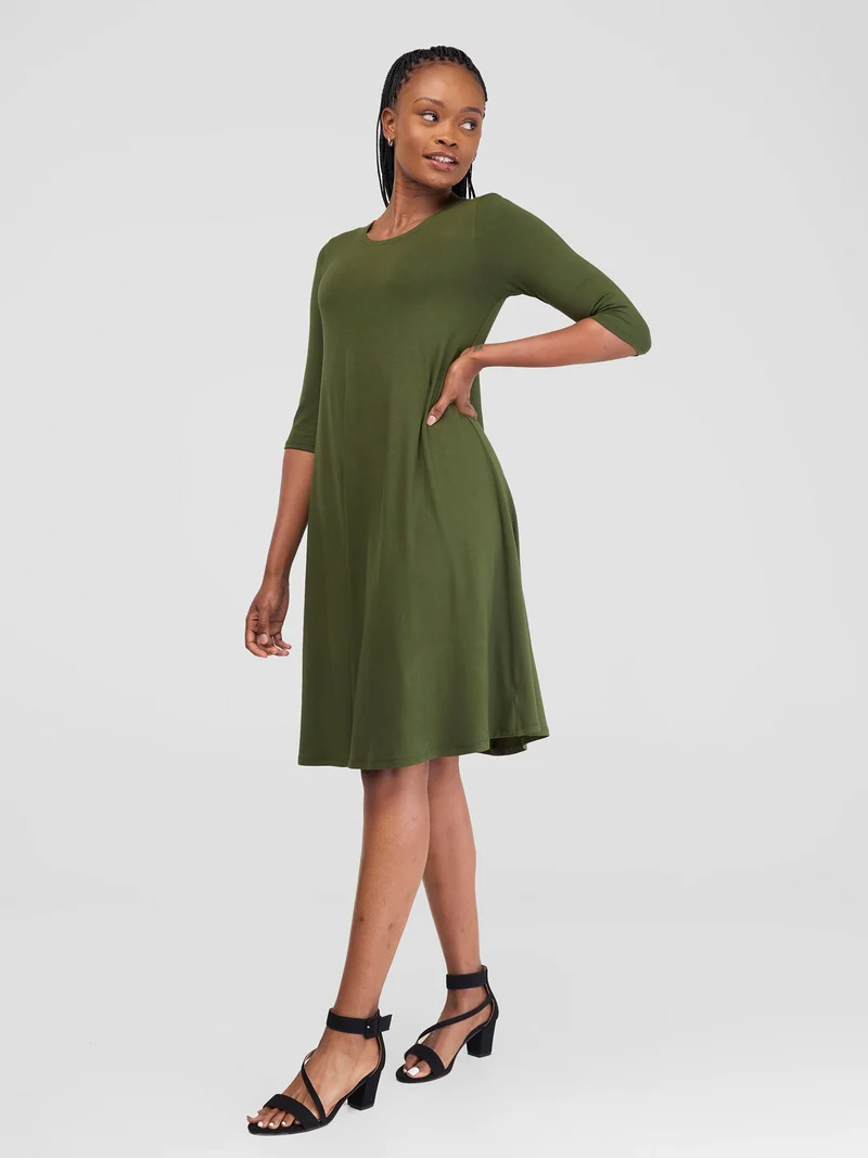 Vivo Basic Julia 3/4 Sleeve Back Pleat Knee Length Dress - Hunters Green