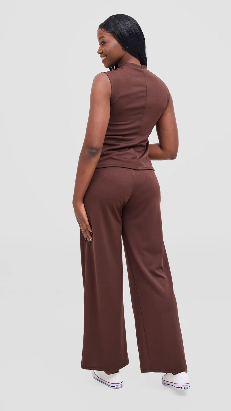 Vivo Selah Mock Neck Top in Stretch Rib - Chocolate
