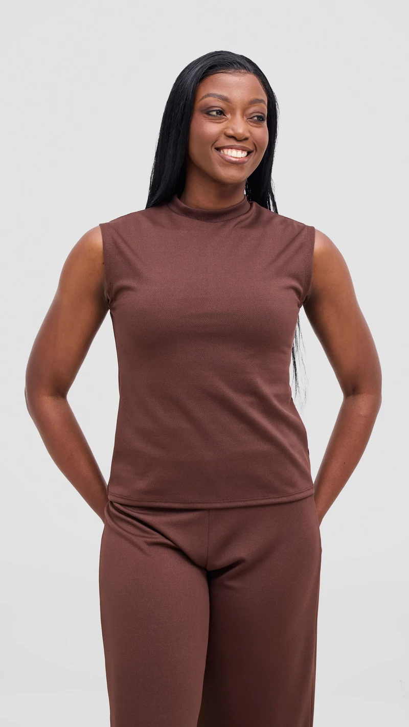 Vivo Selah Mock Neck Top in Stretch Rib - Chocolate