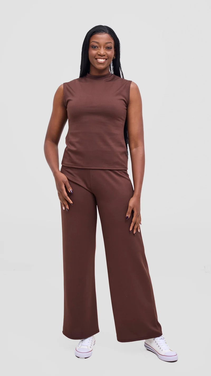 Vivo Selah Mock Neck Top in Stretch Rib - Chocolate
