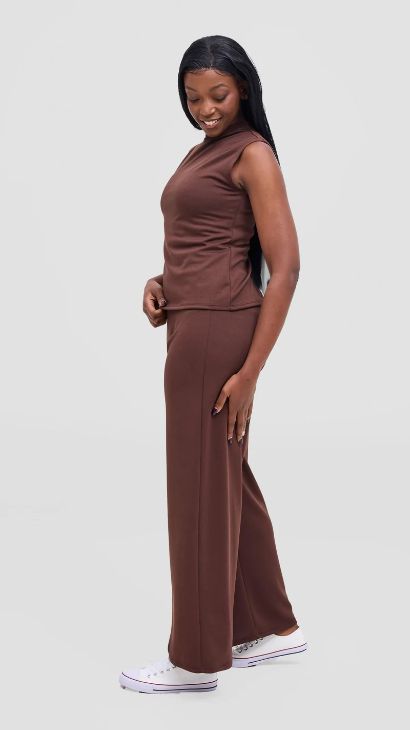 Vivo Selah Mock Neck Top in Stretch Rib - Chocolate