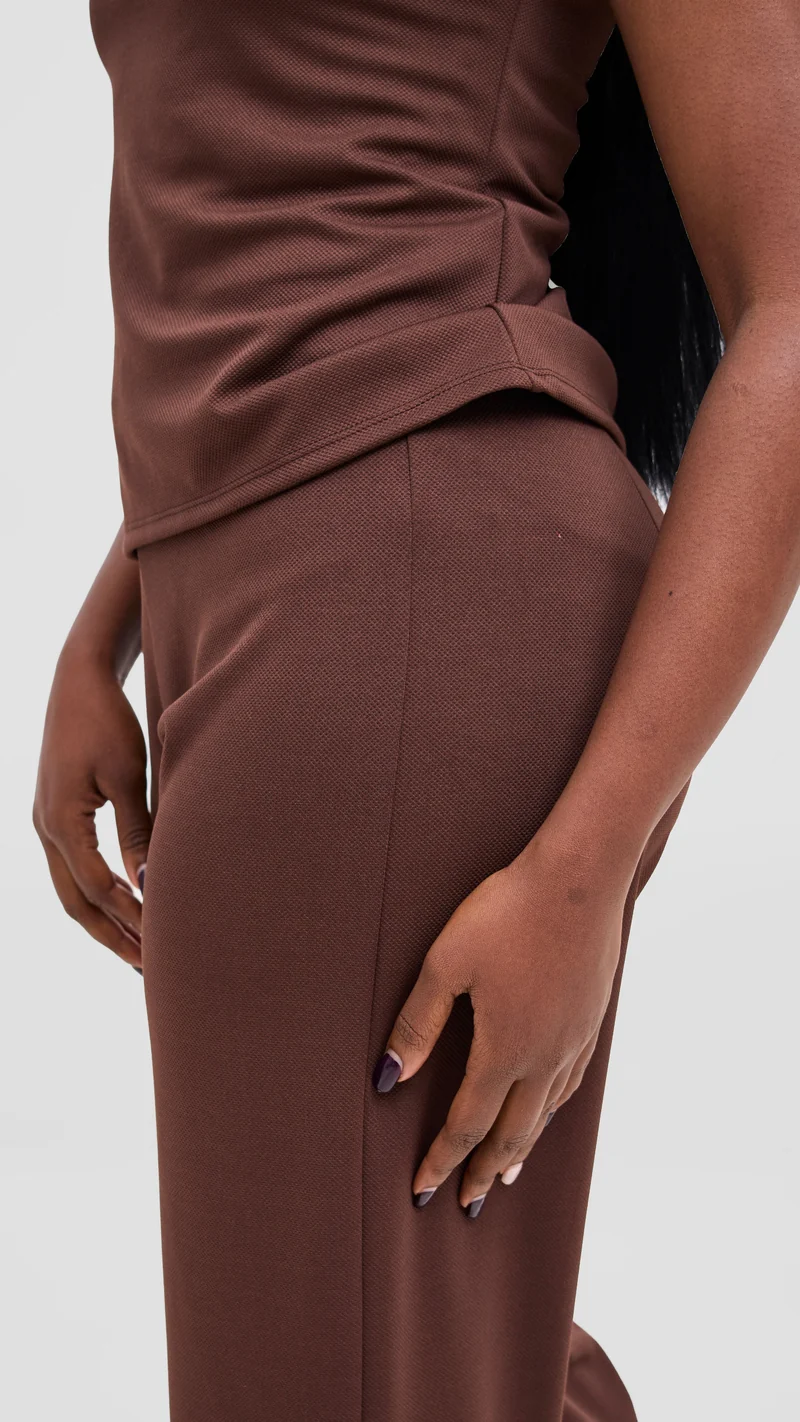 Vivo Selah Mock Neck Top in Stretch Rib - Chocolate
