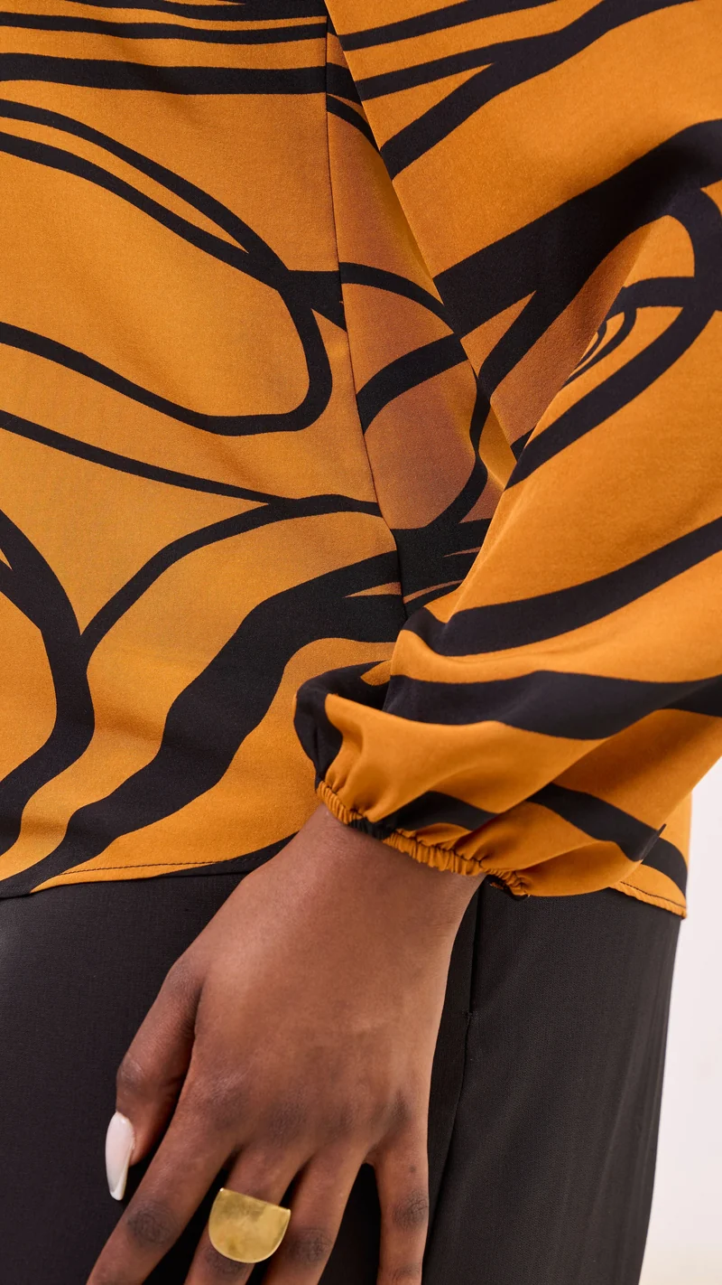 Vivo Basic Crepe Bishop Sleeve Top - Rust / Black Print