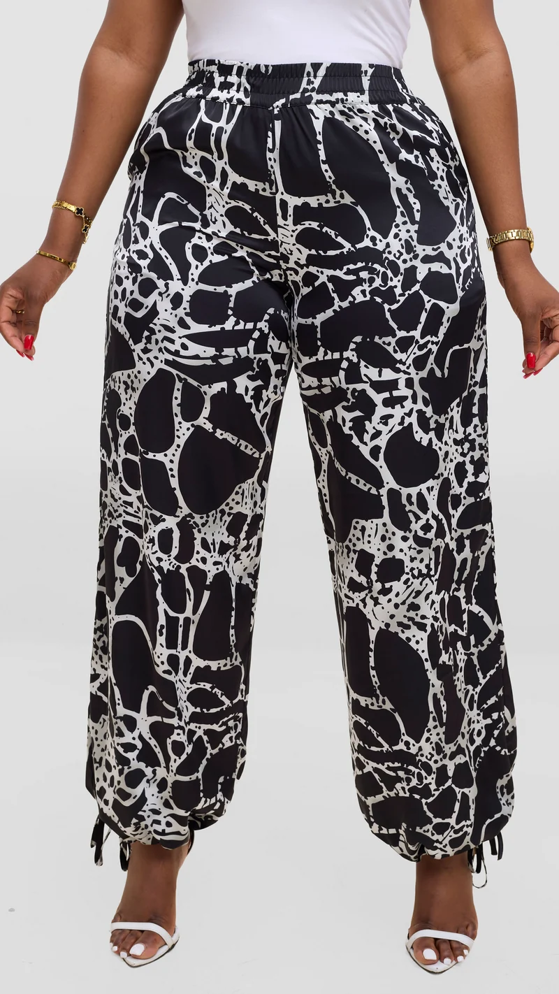 Vivo Liora Drawstring Pants In Satin - Grey / Black Print