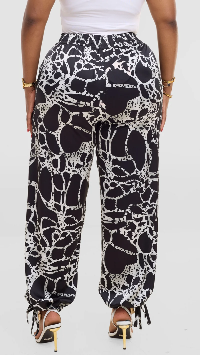 Vivo Liora Drawstring Pants In Satin - Grey / Black Print
