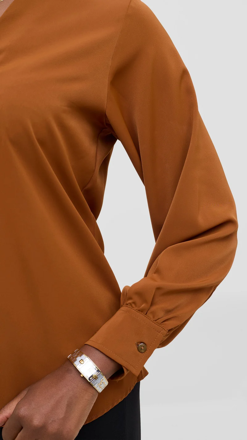 Vivo Ajani V-Neck Top in Crepe - Rust