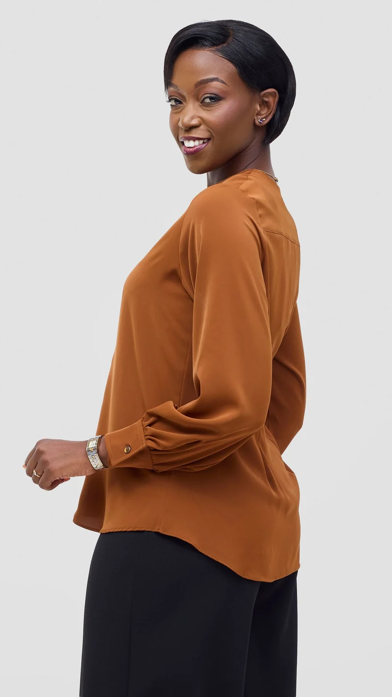 Vivo Ajani V-Neck Top in Crepe - Rust