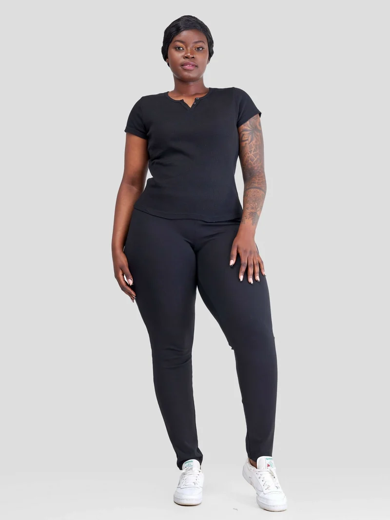 Hessed Short Sleeved Two Buttoned Top - Black