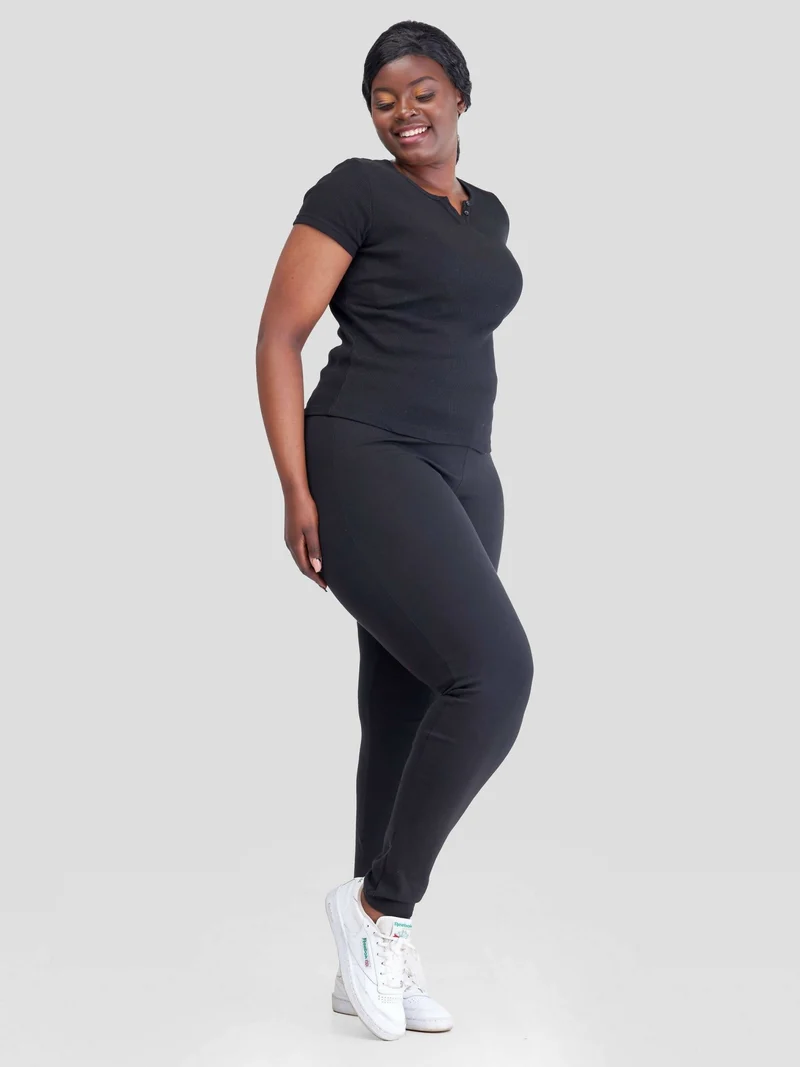 Hessed Short Sleeved Two Buttoned Top - Black