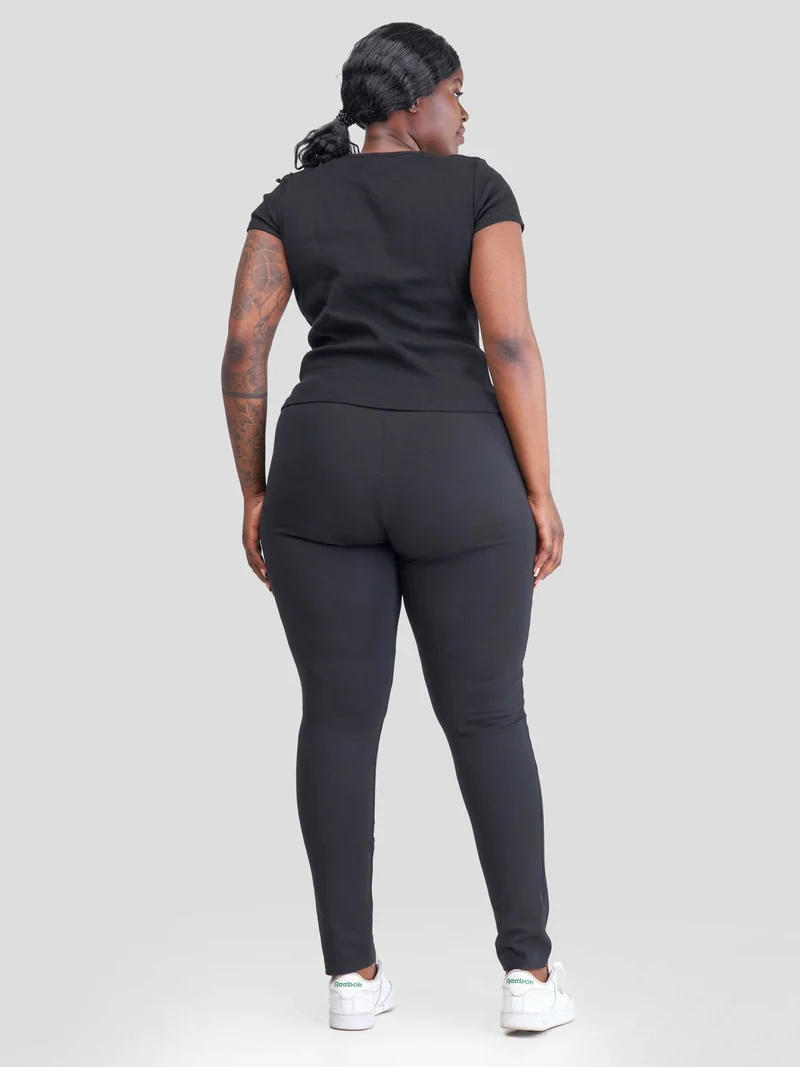Hessed Short Sleeved Two Buttoned Top - Black