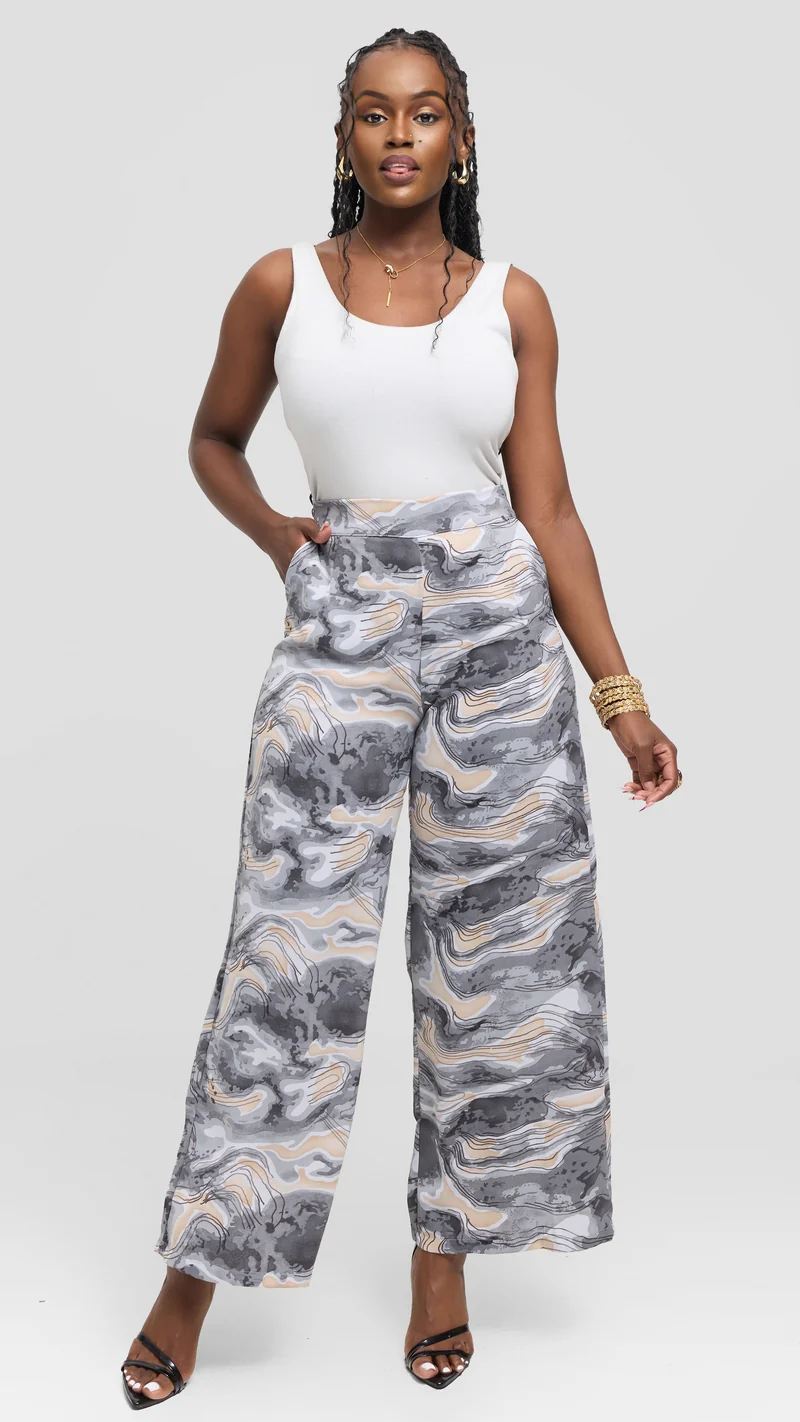 Vivo Maisha Straight Leg Pants in Crepe - Grey / Tan Print