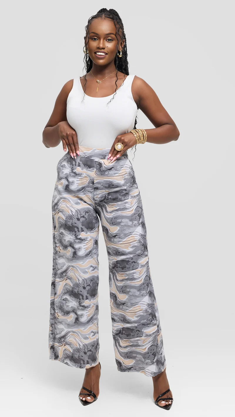 Vivo Maisha Straight Leg Pants in Crepe - Grey / Tan Print