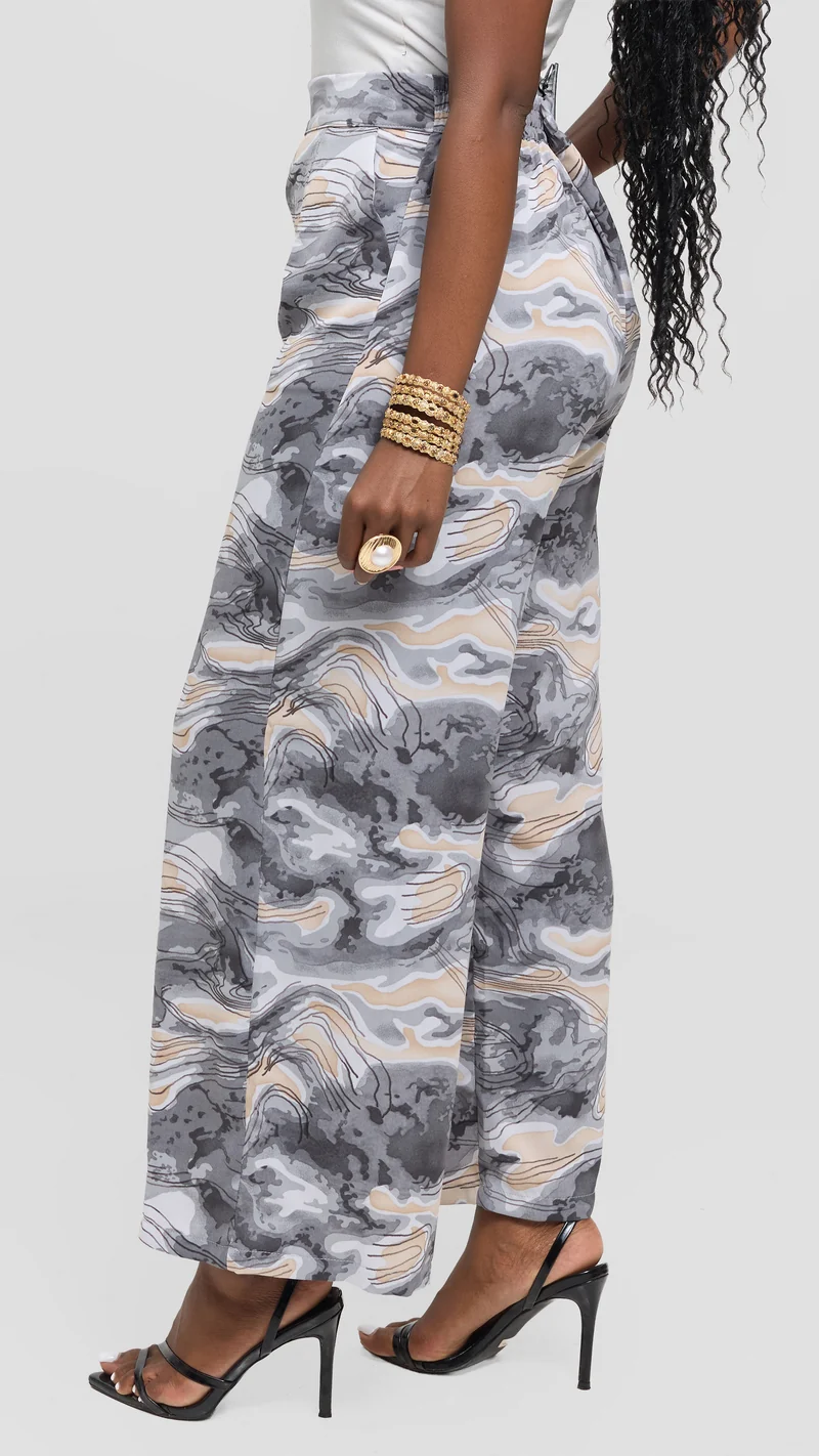 Vivo Maisha Straight Leg Pants in Crepe - Grey / Tan Print