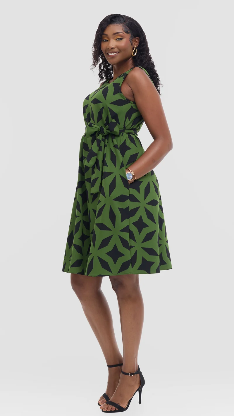Vivo Niari Sleeveless Tent Dress in Crepe - Green / Black Print