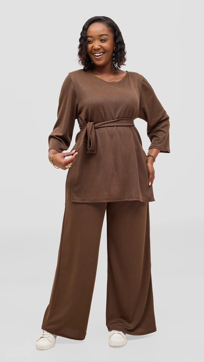 Vivo Rema 3/4 Sleeve Side Slit Tunic Top in Rib - Brown