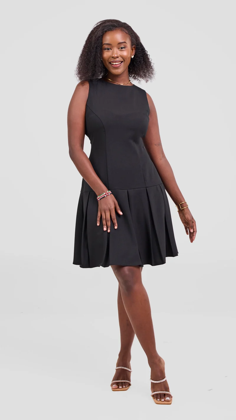 Vivo Niari Pleated Dress in Crepe - Black