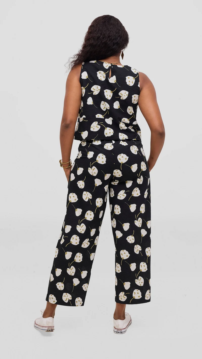 Safari by Vivo Zehra Sleeveless Boxy Top - Black / White Print