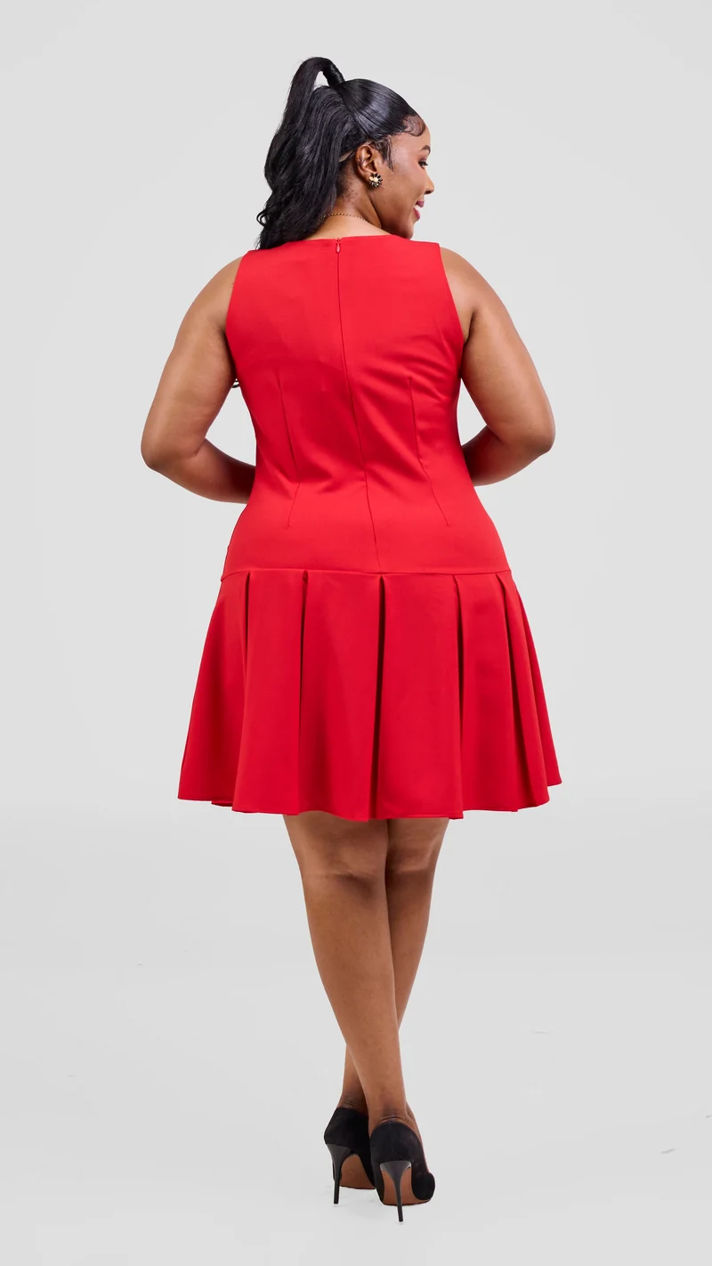 Vivo Niari Pleated Dress in Crepe - Red