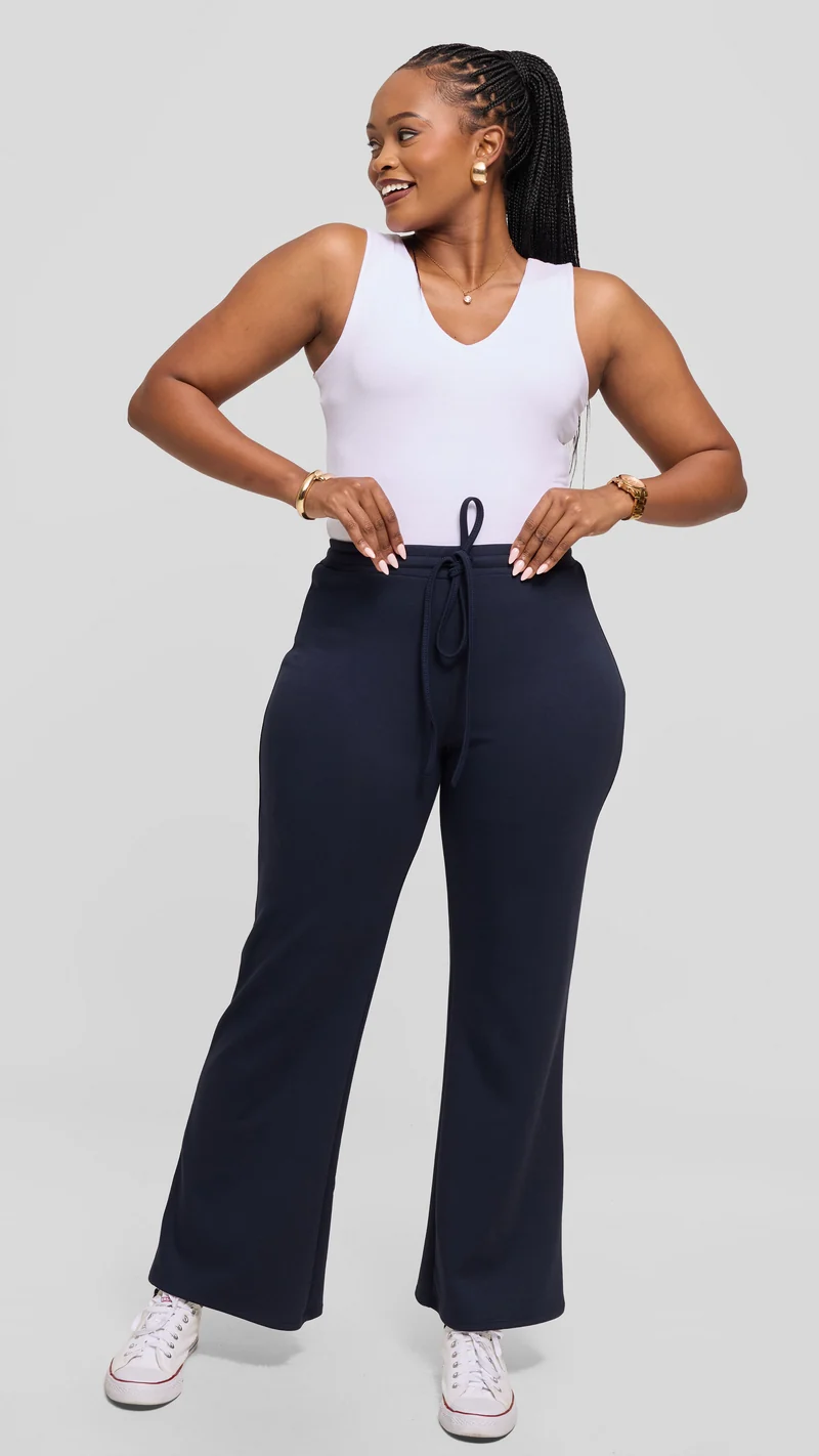 Vivo Straight Pants in Scuba - Navy