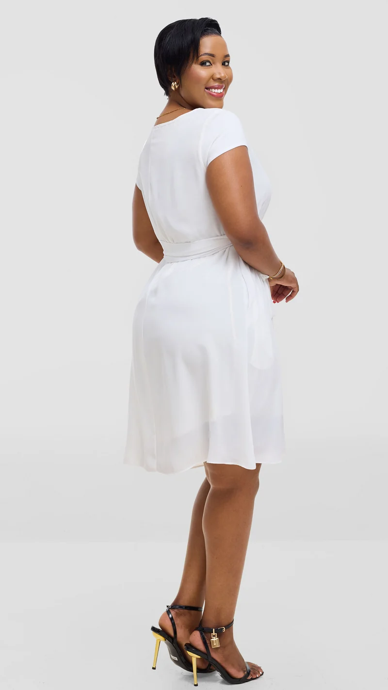 Vivo Basic Knee Length Dress In Chiffon - Off White