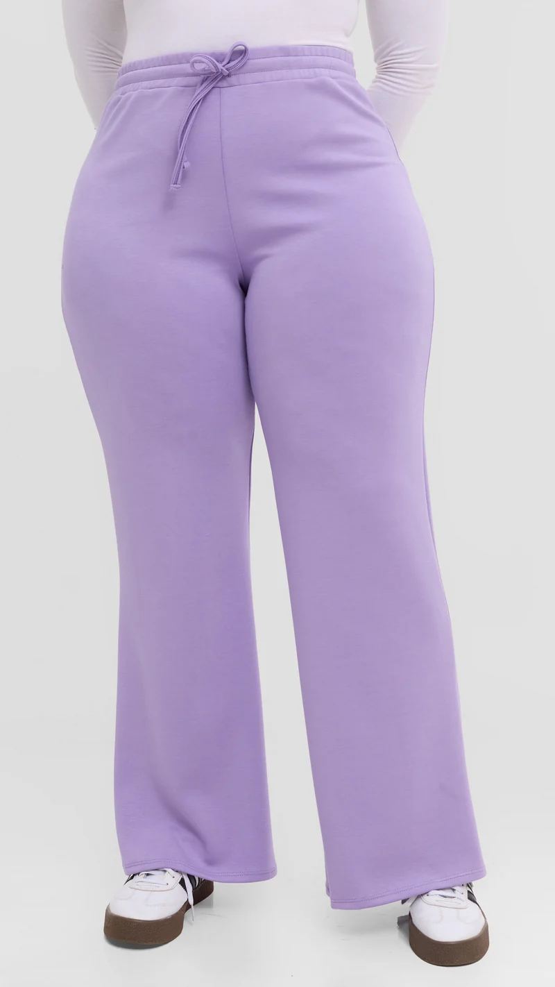 Vivo Straight Pants in Scuba - Lilac