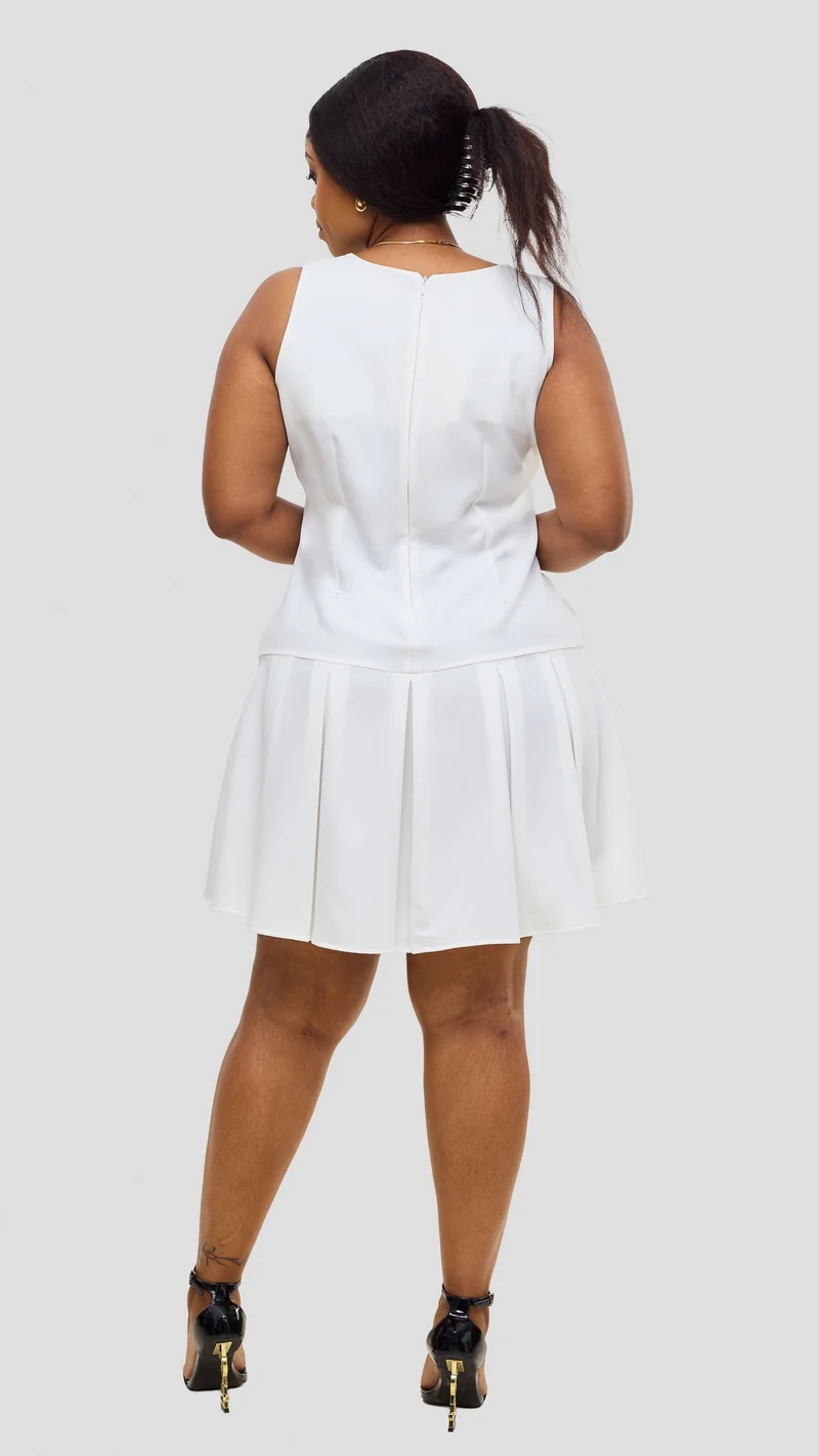 Vivo Niari Pleated Dress In Crepe - Off White