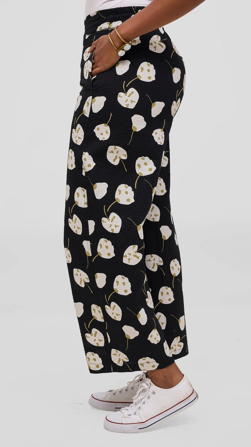 Safari by Vivo Zehra Barrel Pants - Black / White Print