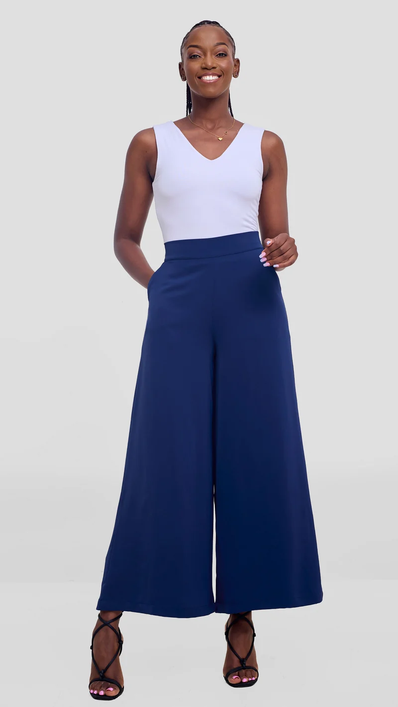 Vivo Liora Wide Leg Pants in Crepe - Navy