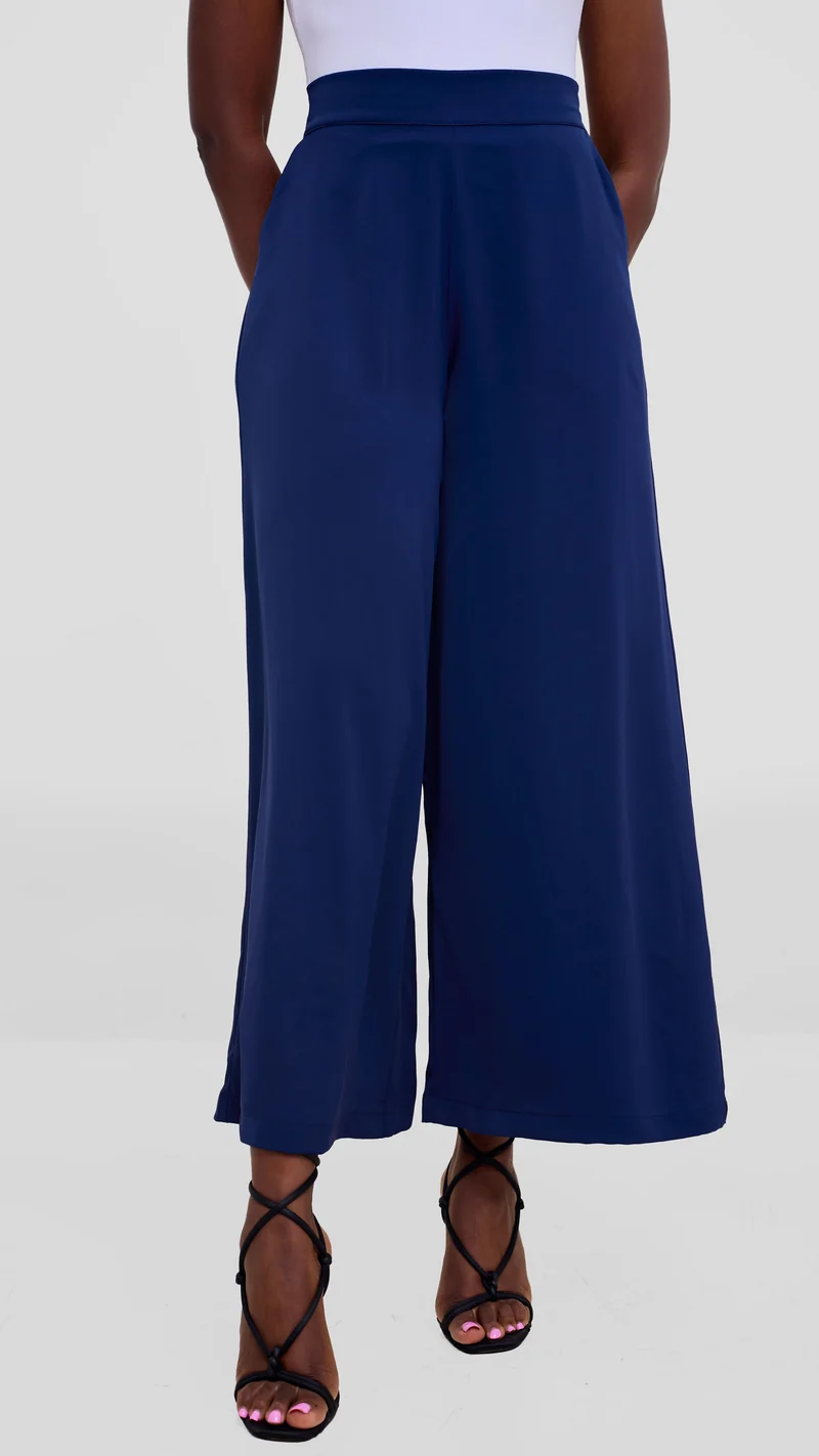 Vivo Liora Wide Leg Pants in Crepe - Navy