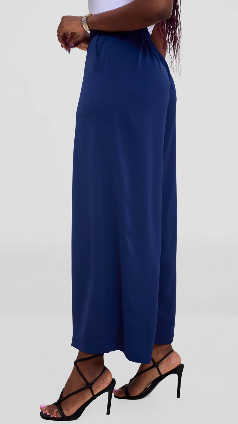 Vivo Liora Wide Leg Pants in Crepe - Navy