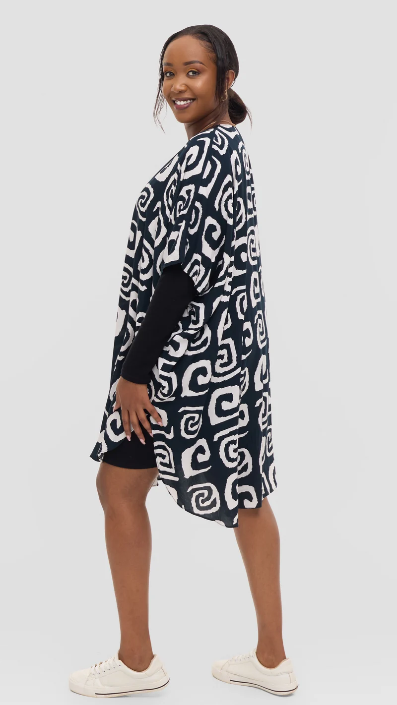Vivo Samira Wide Kimono in Rayon - Black / White Spiral Print