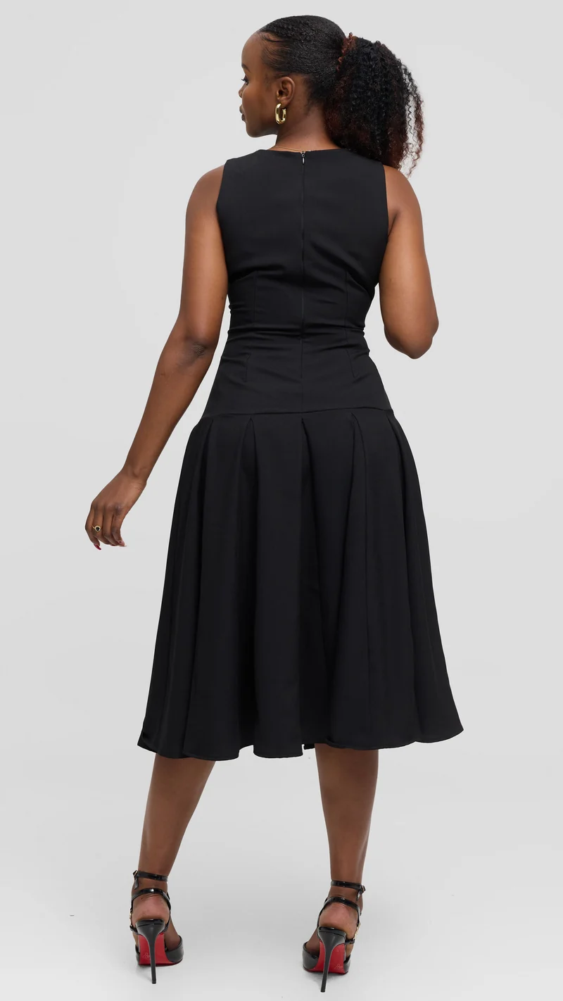 Vivo Godet Midi Dress in Crepe - Black
