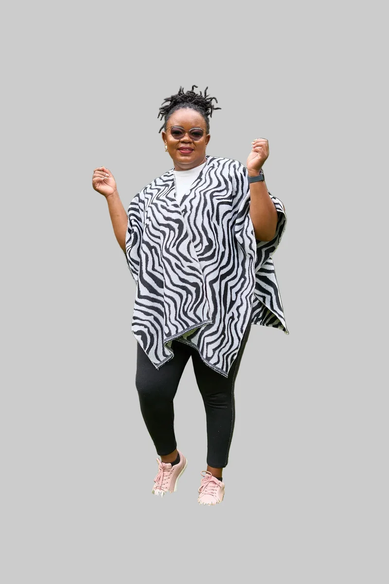 Kakiba Collections Terry Reversible Short Poncho - Black & White