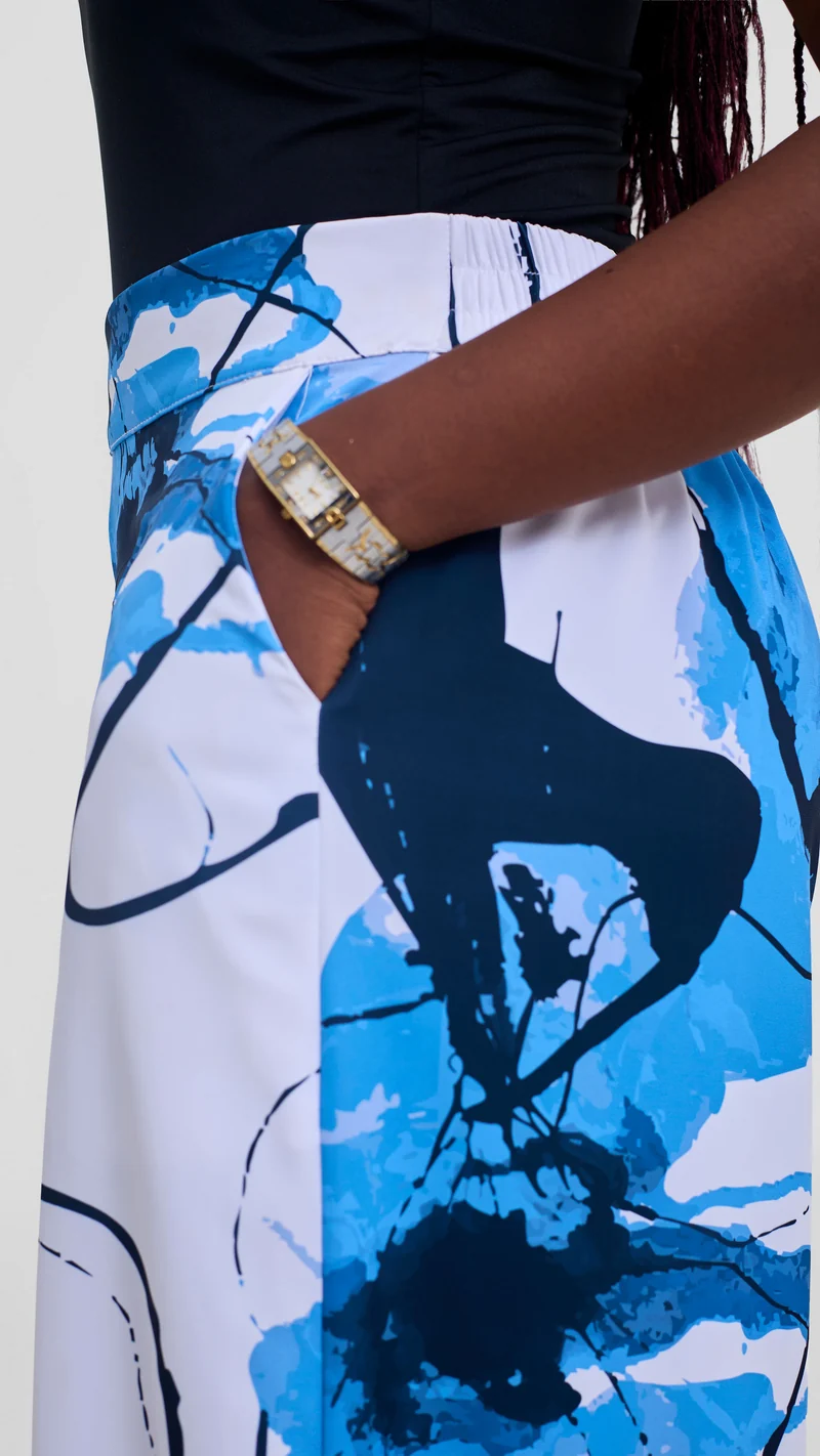 Vivo Liora Wide Leg Pants in Crepe - White / Blue Rozi Print