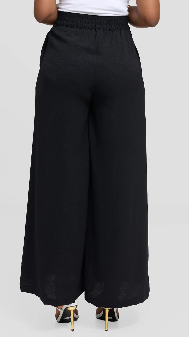 Vivo Wide Leg Pants in Textured Crepe - Black
