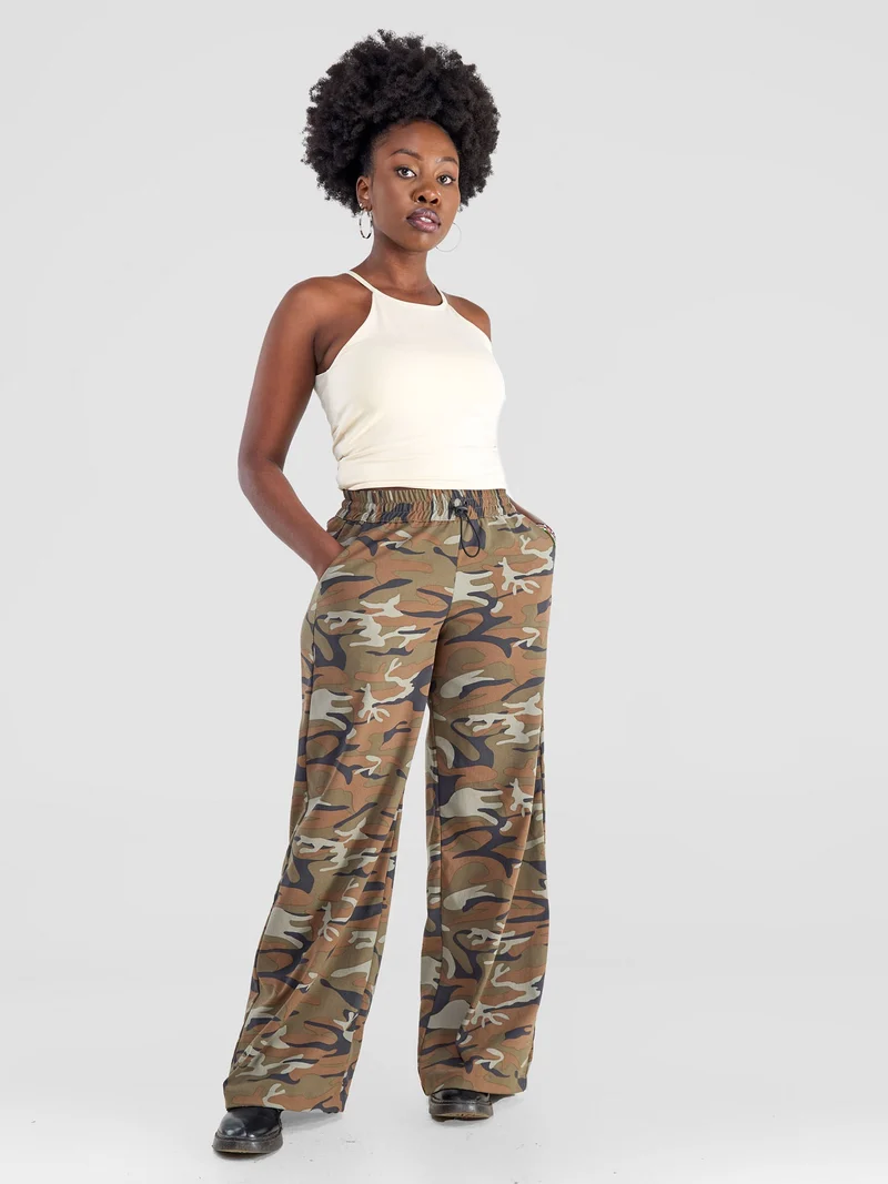 Zoya Yuni Halter Midriff Top - Beige