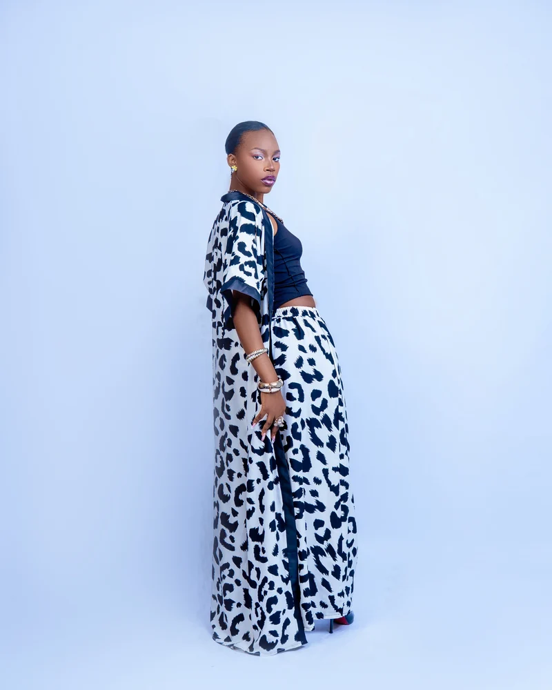 Afma Collection 2 Piece Set - Black / White