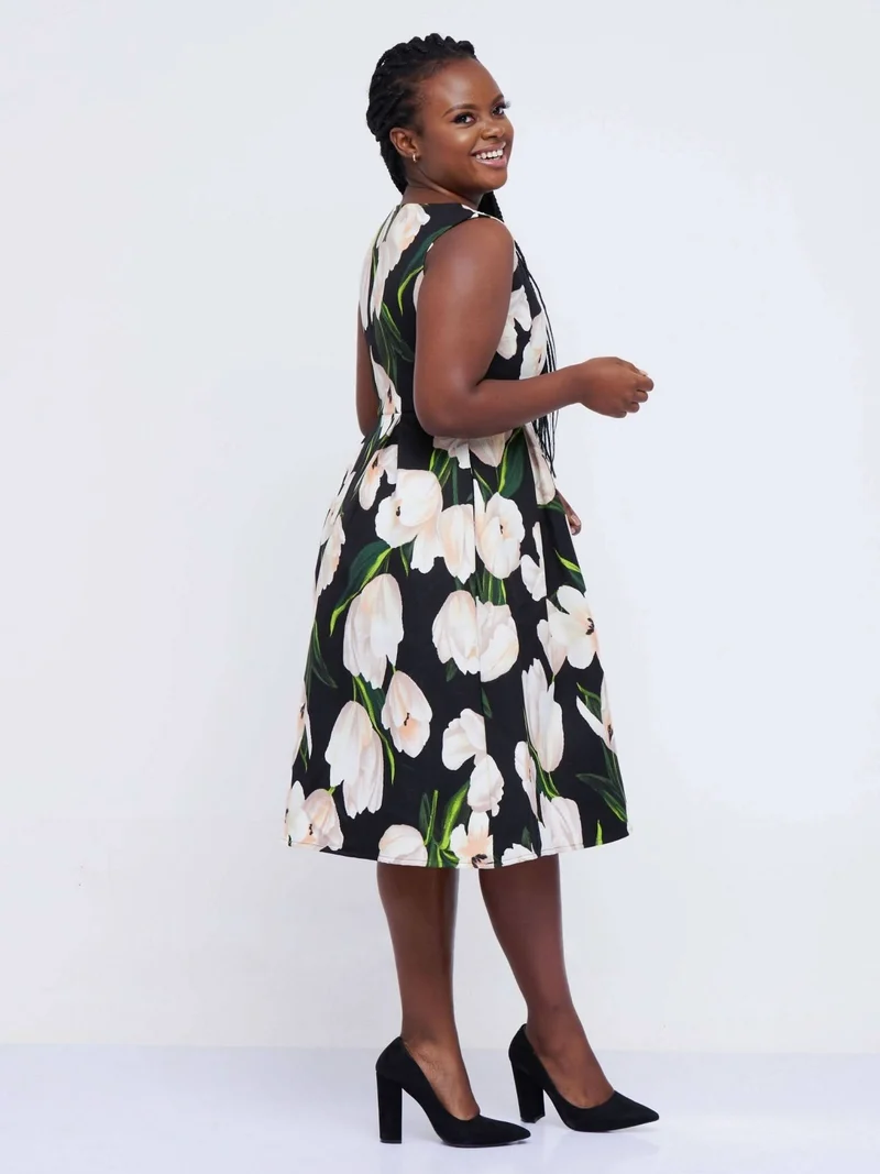 The Fashion Frenzy Tulip Skater - Black