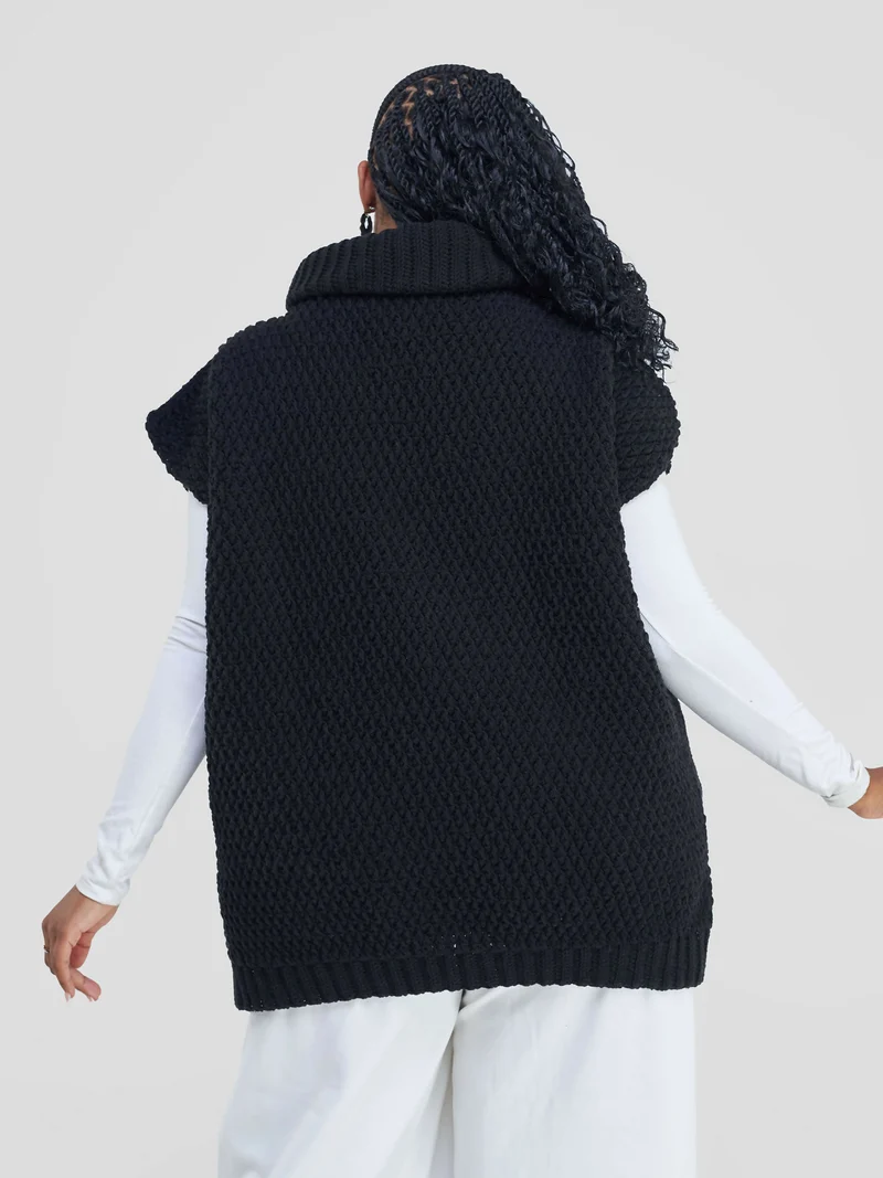 Crochet Embrace With Frontal Pocket - Black