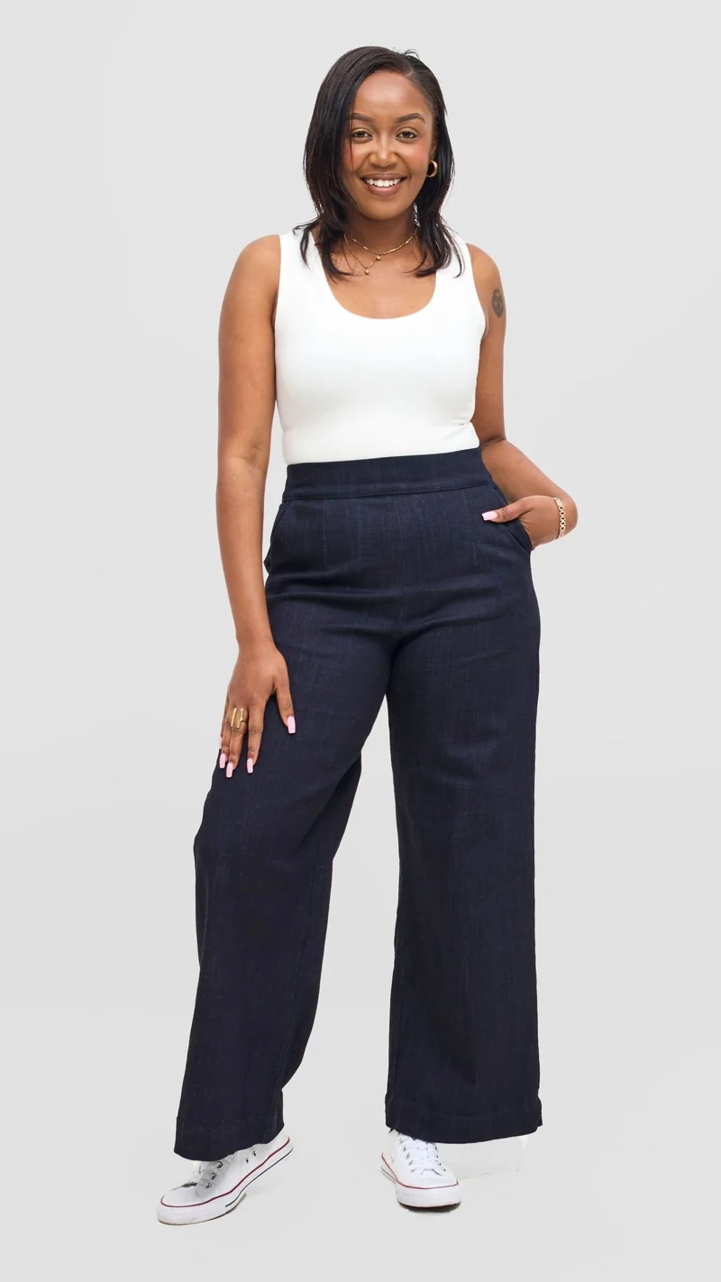 Vivo Straight Leg Pants in Denim - Navy
