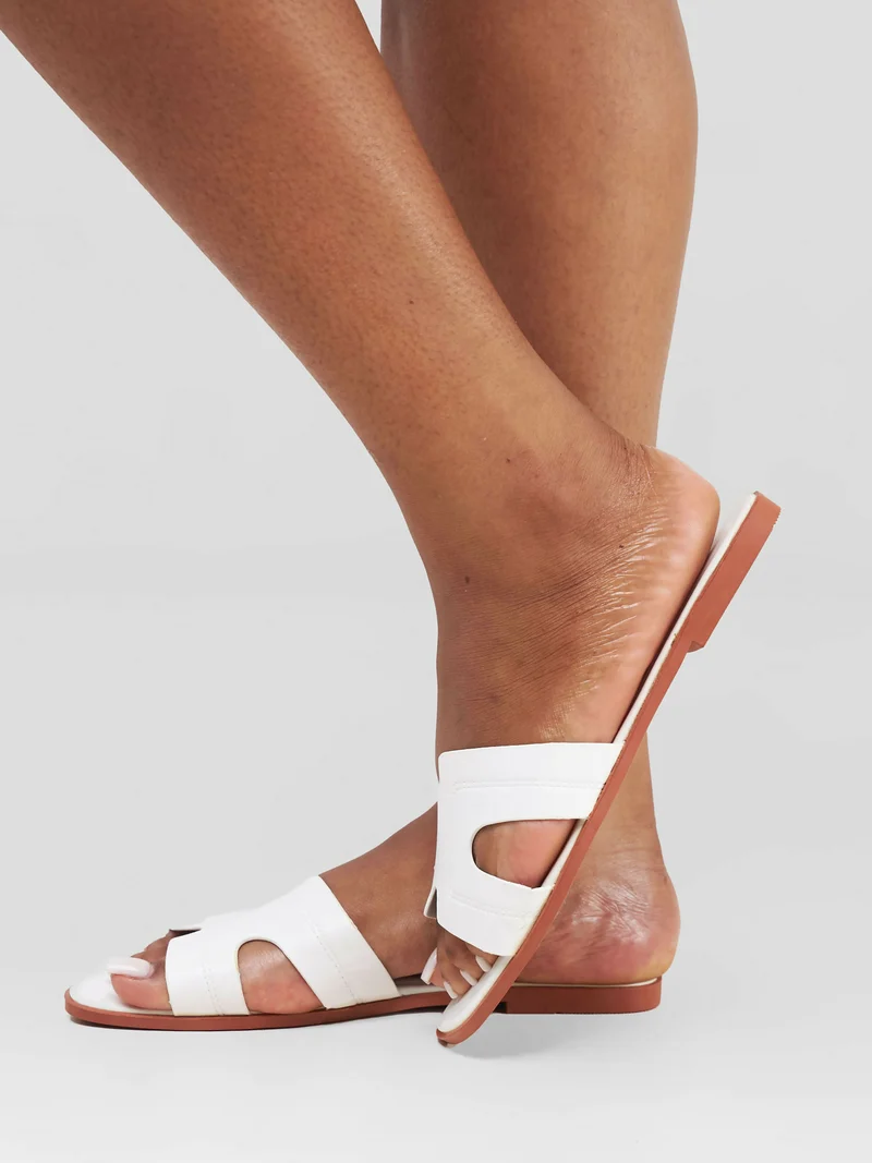 Shells Attic Sandals - White