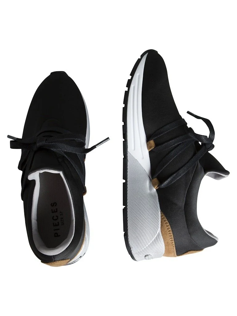 Pieces Sneaker schwarz