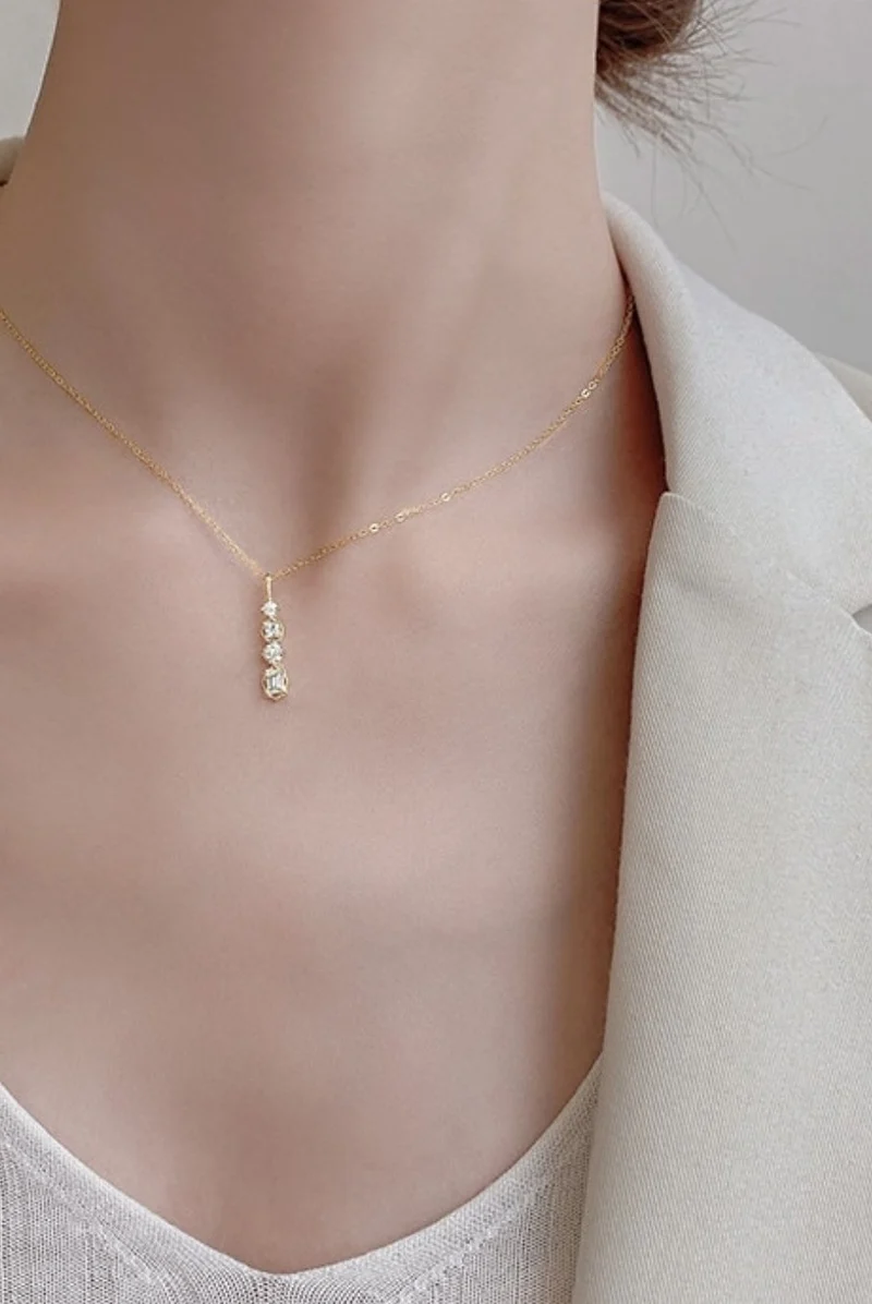 COLLIER DIAMOND DROP