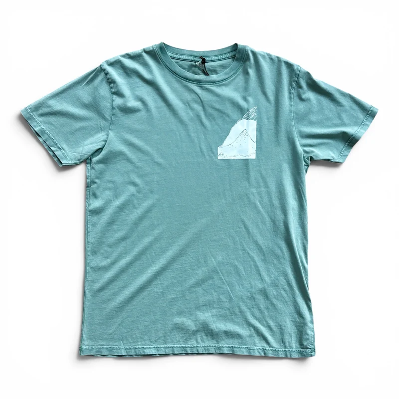 Bergpanorama Unisex T-Shirt – Stone Washed Sage Green